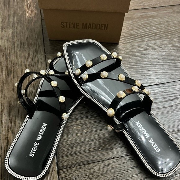 Steve Madden Black Sandals Pearl Embellishment Studded Flat Sandals size 7 NEW - Picture 3 of 4